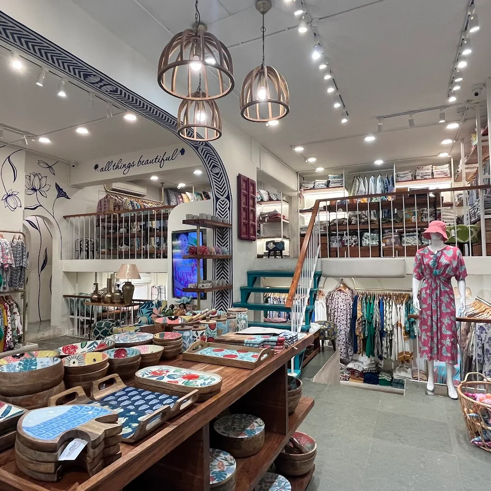 Pinklay Store live media